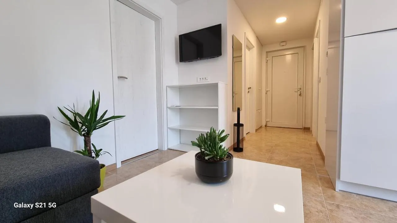 Apartment Rivarela Blu - Newly Renovated And Top Location Near Sea Novigrad